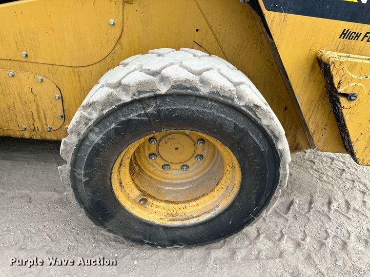 image for item DW2763 2017 Caterpillar 262D  skid steer loader