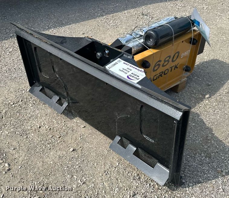 image for item DW2774 2023 Agrotk 680  skid steer breaker