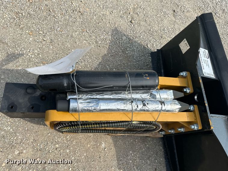 image for item DW2774 2023 Agrotk 680  skid steer breaker