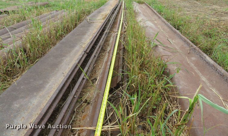 image for item FB9855 (6) sections of sheet piling