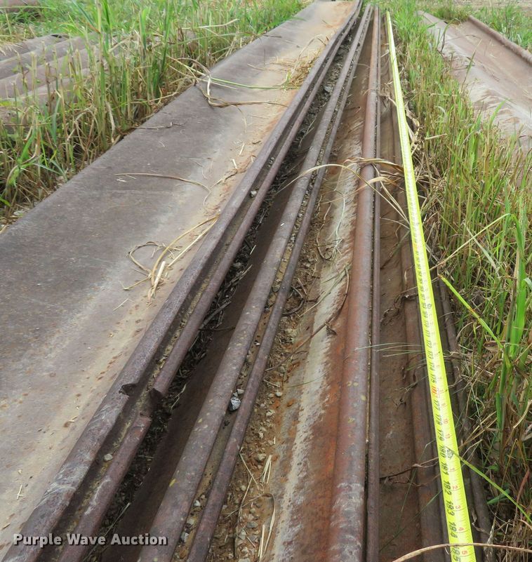 image for item FB9855 (6) sections of sheet piling