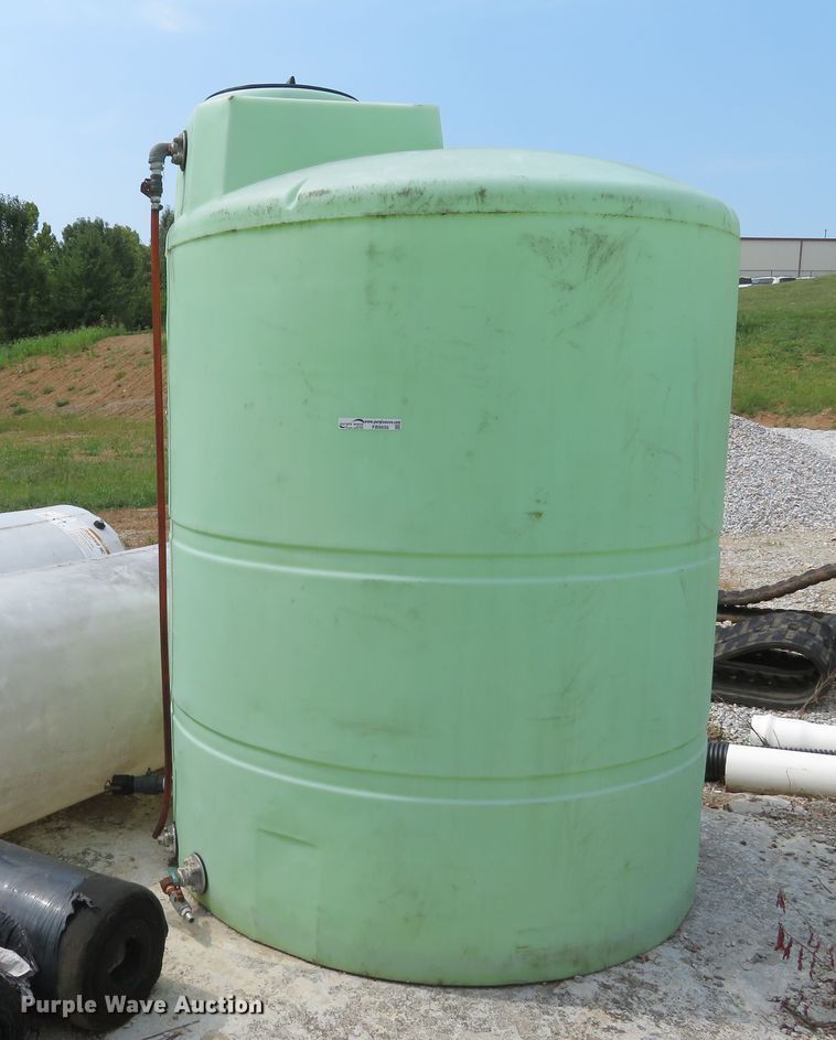 image for item FB9856 (3) poly tanks