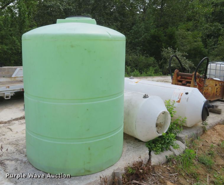 image for item FB9856 (3) poly tanks