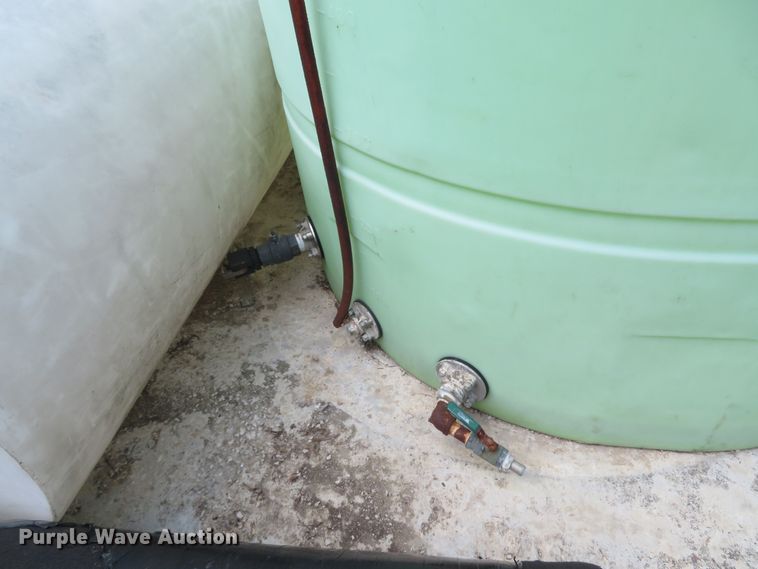 image for item FB9856 (3) poly tanks