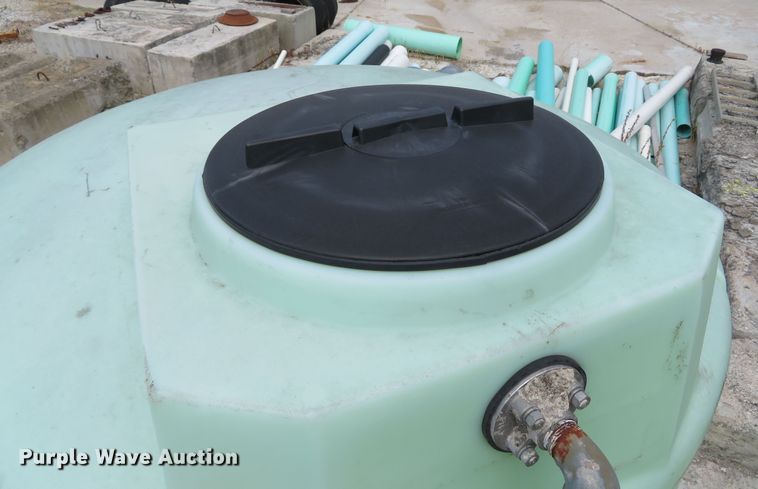 image for item FB9856 (3) poly tanks