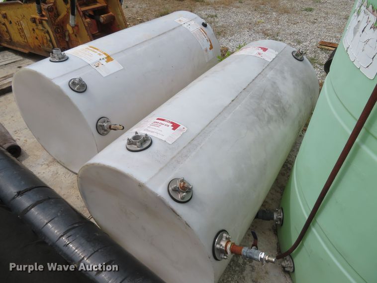 image for item FB9856 (3) poly tanks