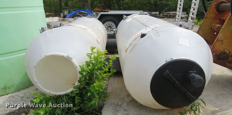 image for item FB9856 (3) poly tanks