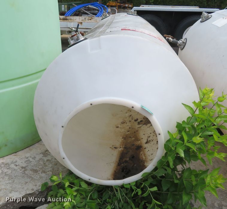 image for item FB9856 (3) poly tanks