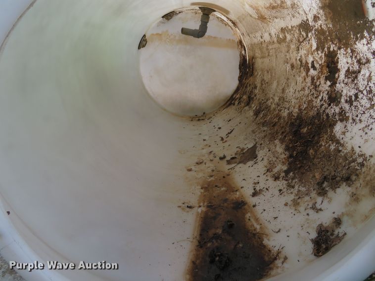 image for item FB9856 (3) poly tanks