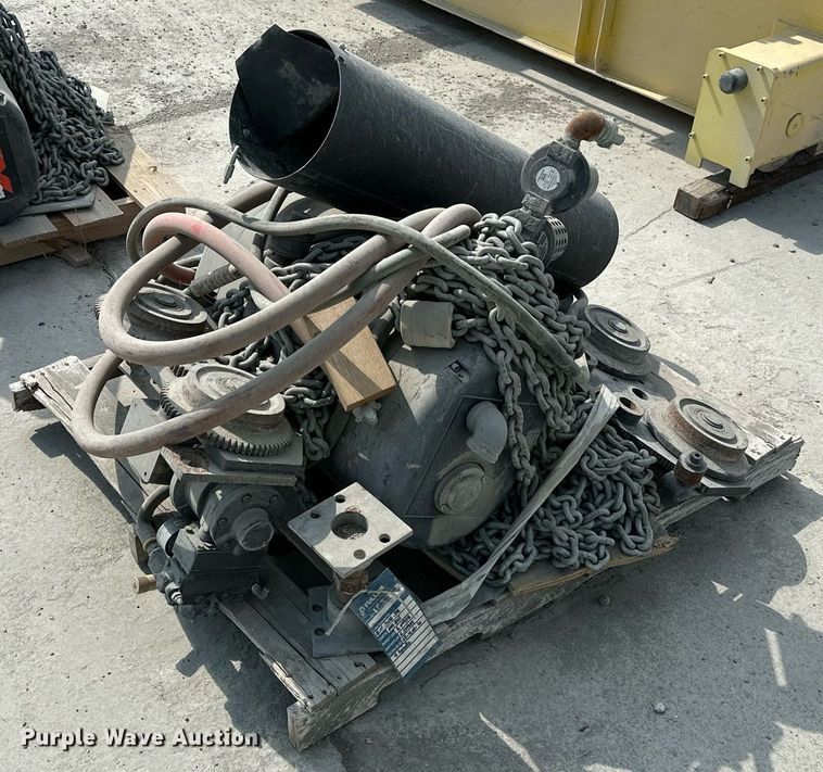 image for item ID9385 (3) Hoists