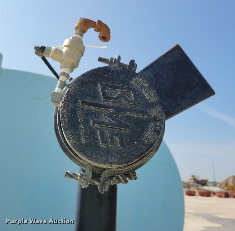 image for item IQ9942 1966 Mack  water truck