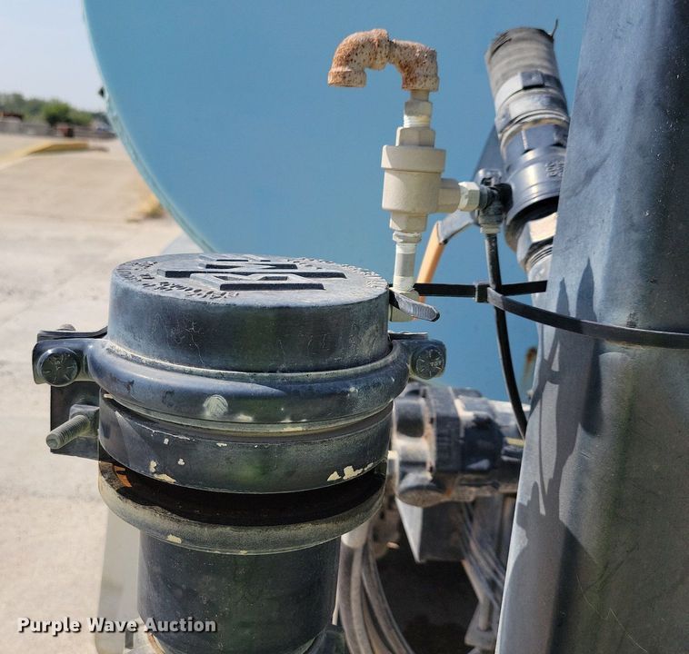 image for item IQ9942 1966 Mack  water truck