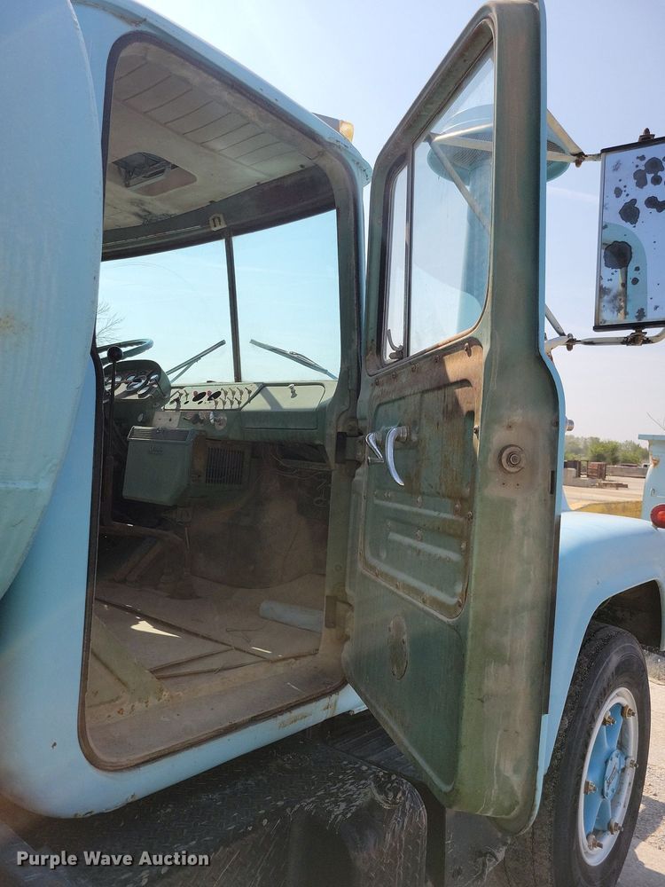 image for item IQ9942 1966 Mack  water truck