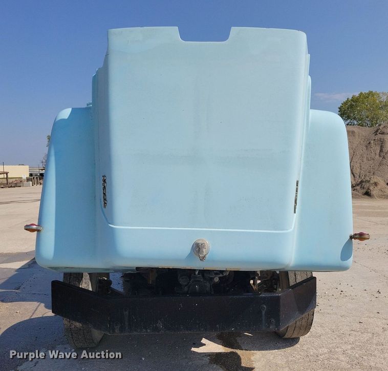 image for item IQ9942 1966 Mack  water truck