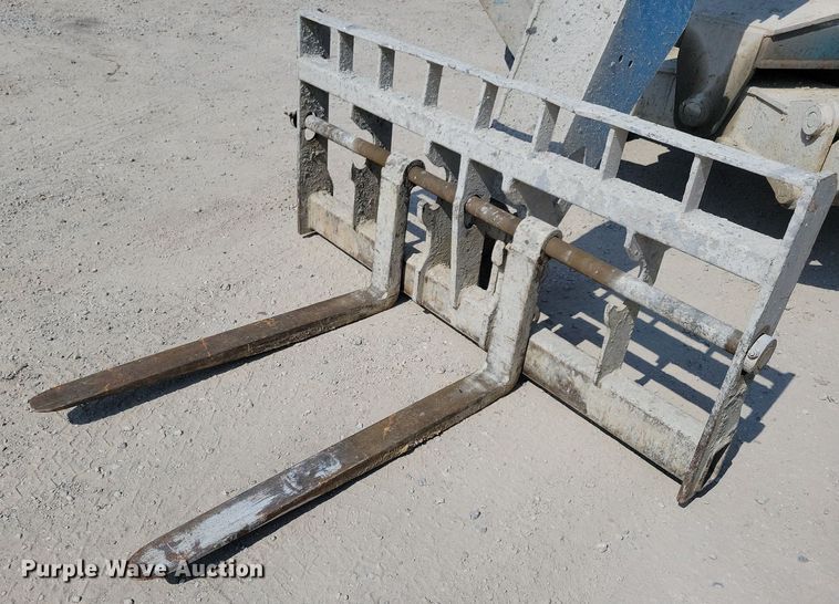 image for item IQ9943 2012 Genie GTH1056  telehandler