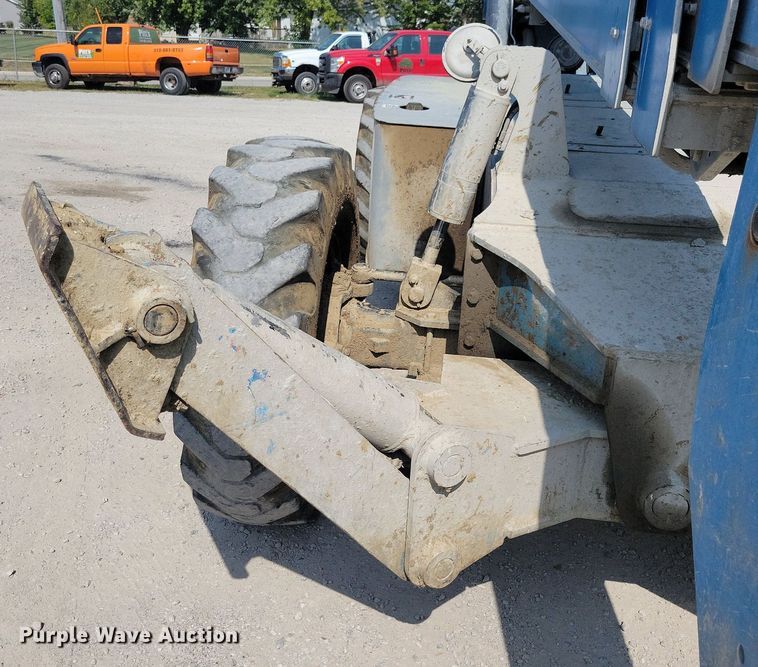 image for item IQ9943 2012 Genie GTH1056  telehandler