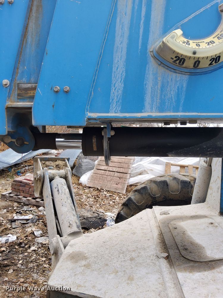 image for item IQ9943 2012 Genie GTH1056  telehandler