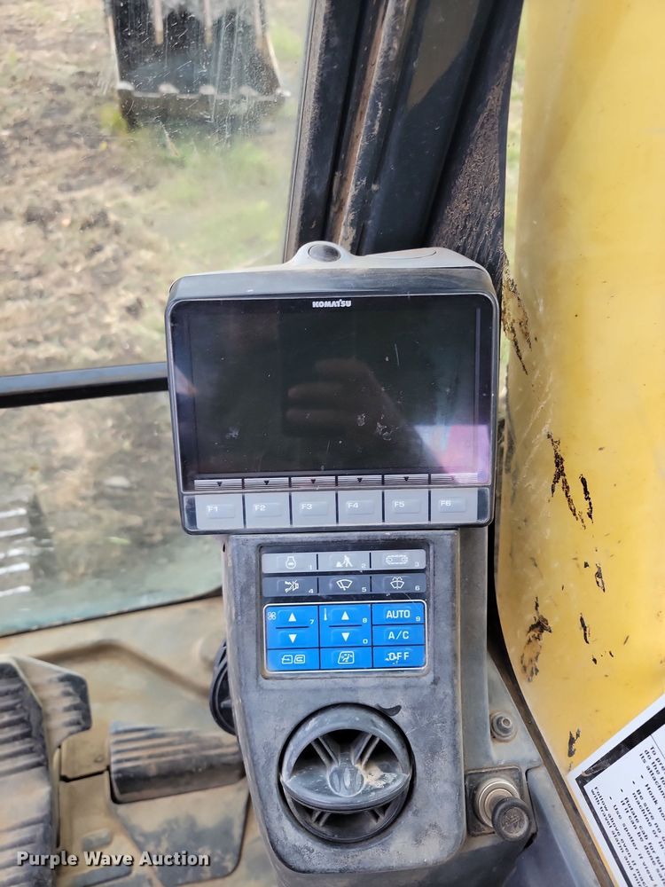 image for item JE9504 2009 Komatsu PC200LC-8 excavator