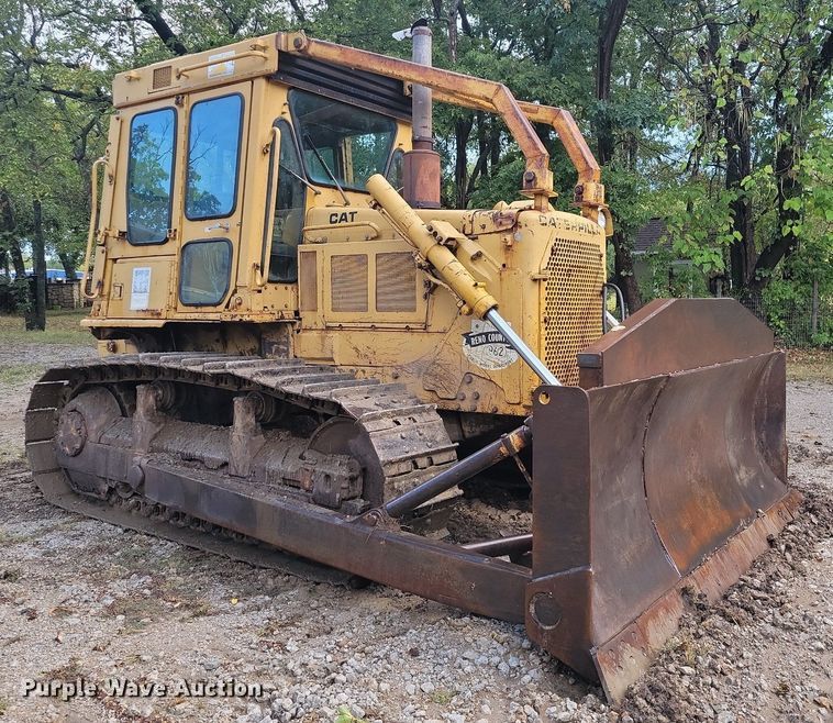 image for item JE9516 1984 Caterpillar D6D dozer
