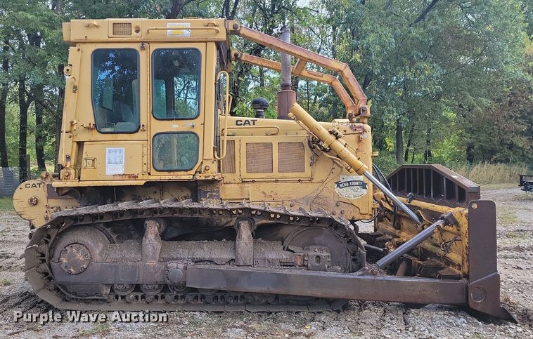 image for item JE9516 1984 Caterpillar D6D dozer