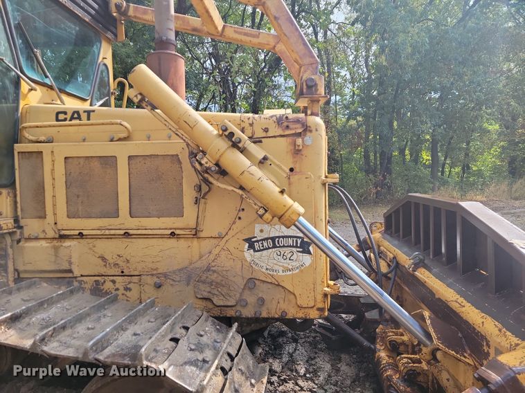 image for item JE9516 1984 Caterpillar D6D dozer
