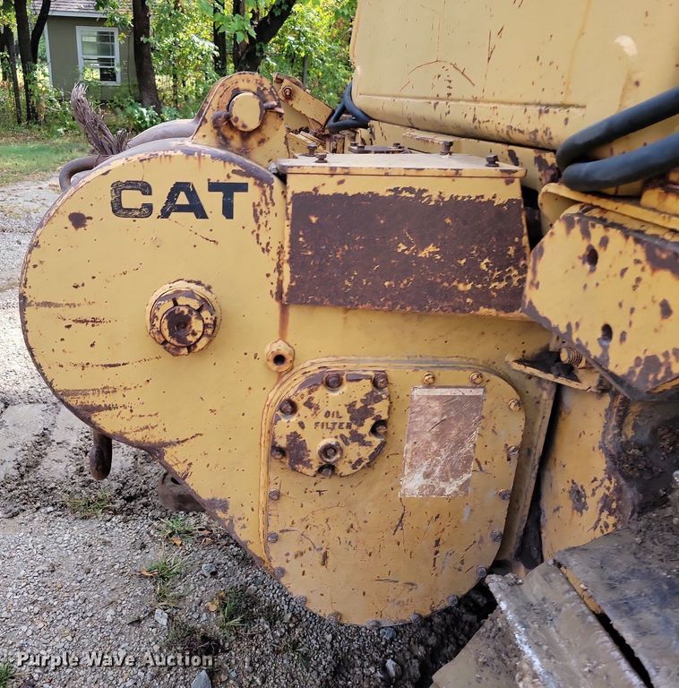 image for item JE9516 1984 Caterpillar D6D dozer
