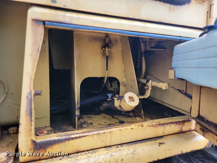 image for item JE9516 1984 Caterpillar D6D dozer