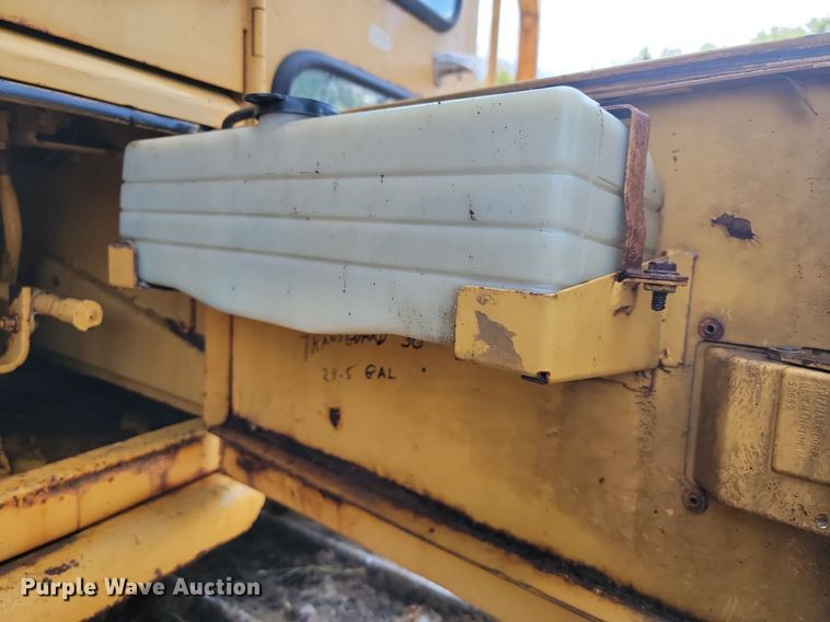 image for item JE9516 1984 Caterpillar D6D dozer