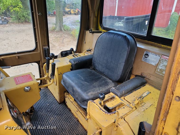 image for item JE9516 1984 Caterpillar D6D dozer