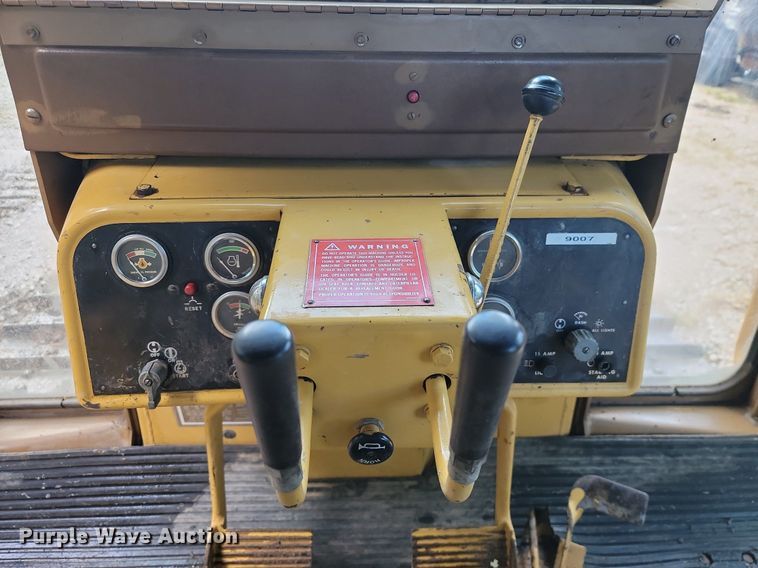 image for item JE9516 1984 Caterpillar D6D dozer
