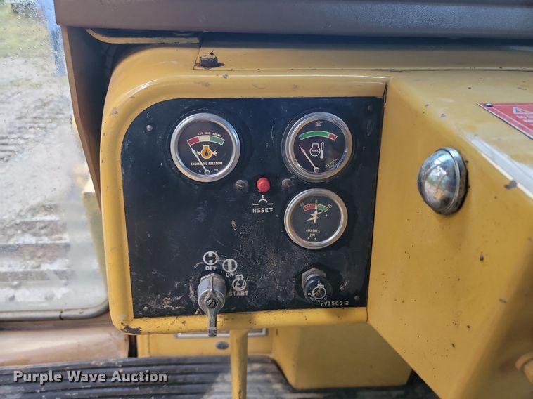 image for item JE9516 1984 Caterpillar D6D dozer