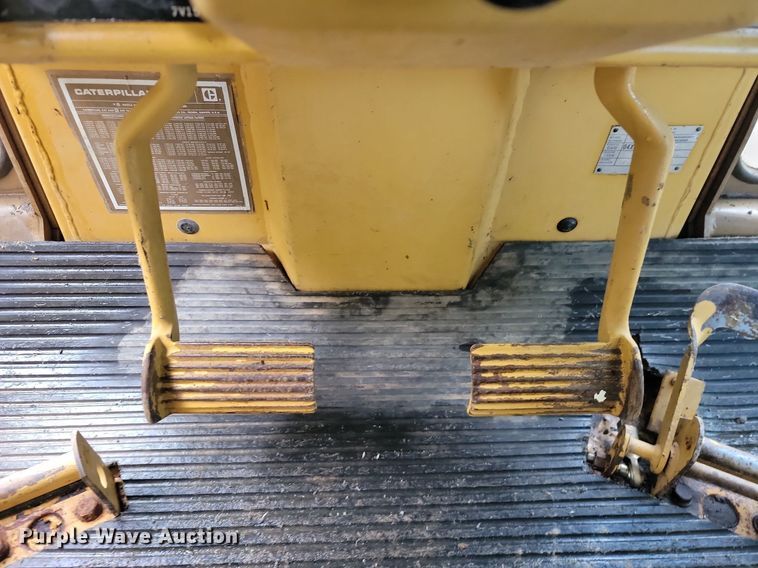 image for item JE9516 1984 Caterpillar D6D dozer