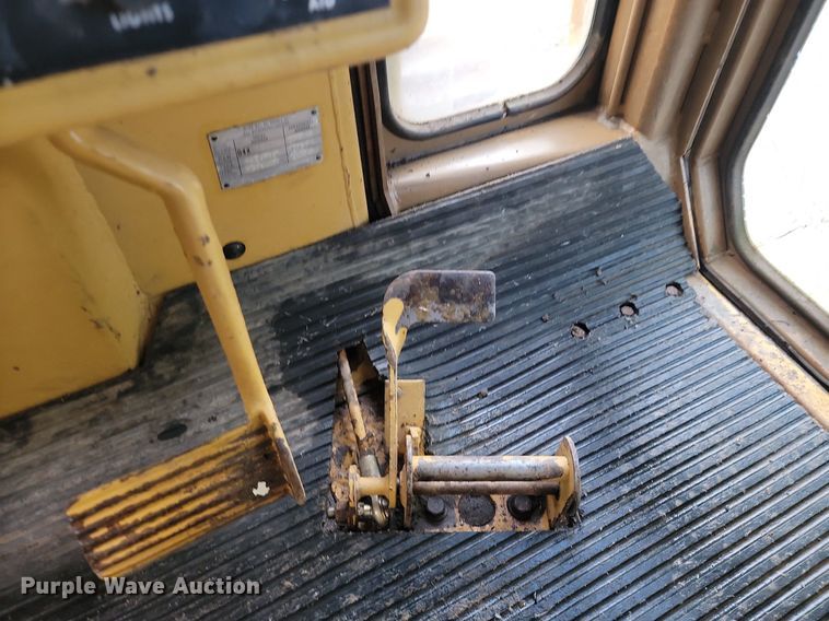 image for item JE9516 1984 Caterpillar D6D dozer