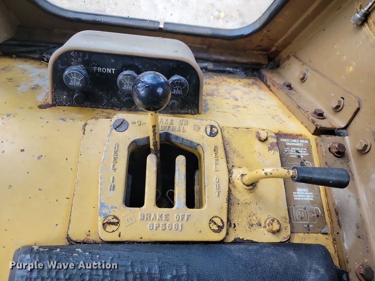 image for item JE9516 1984 Caterpillar D6D dozer
