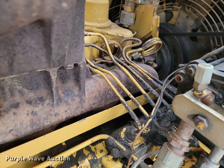 image for item JE9516 1984 Caterpillar D6D dozer