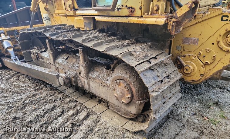 image for item JE9516 1984 Caterpillar D6D dozer