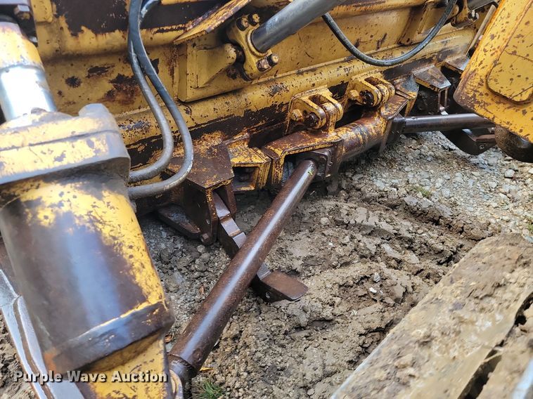 image for item JE9516 1984 Caterpillar D6D dozer