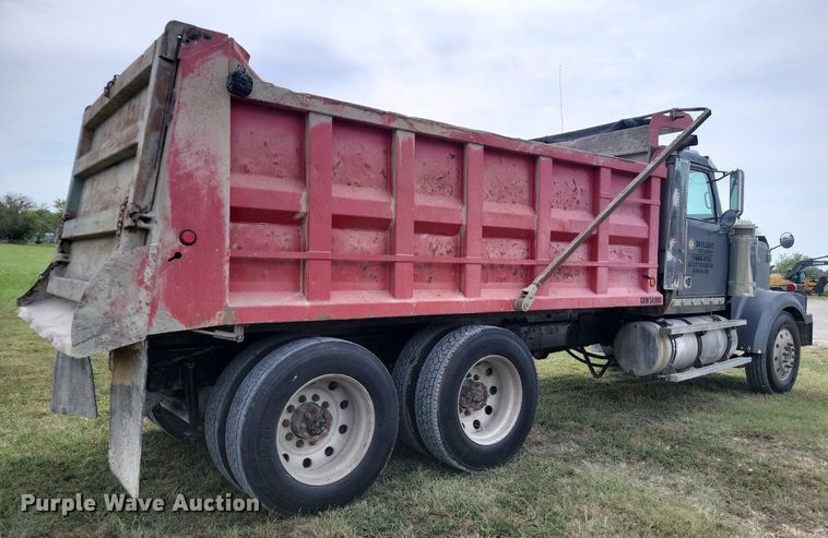 image for item JE9520 2000 Western star 4900 dump truck