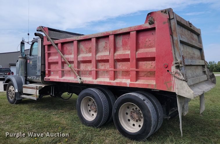 image for item JE9520 2000 Western star 4900 dump truck