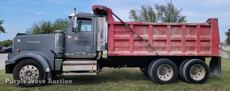 image for item JE9520 2000 Western star 4900 dump truck