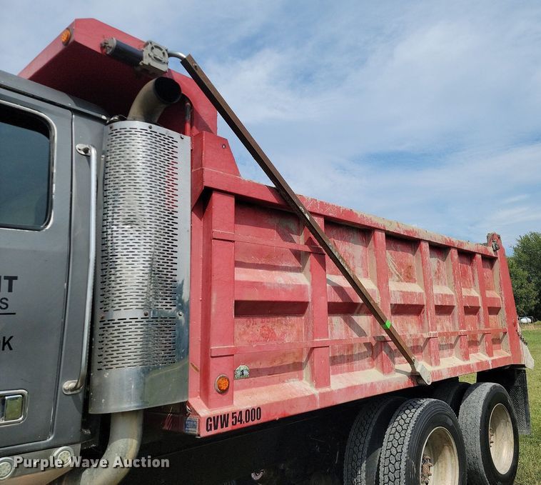 image for item JE9520 2000 Western star 4900 dump truck