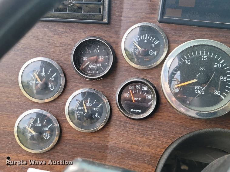 image for item JE9520 2000 Western star 4900 dump truck