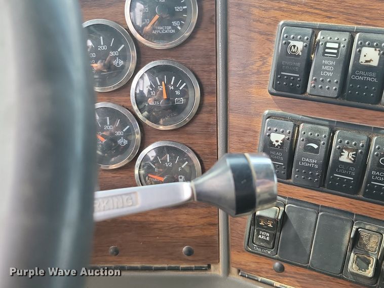 image for item JE9520 2000 Western star 4900 dump truck