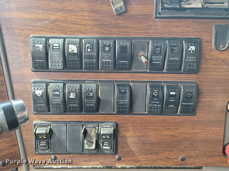 image for item JE9520 2000 Western star 4900 dump truck