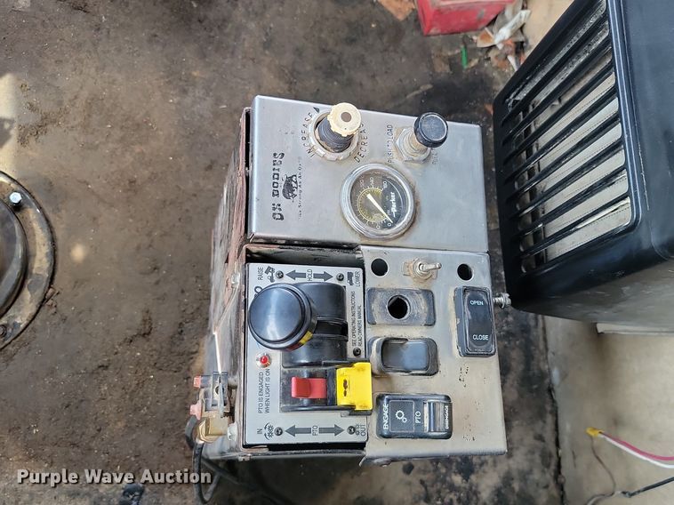 image for item JE9520 2000 Western star 4900 dump truck