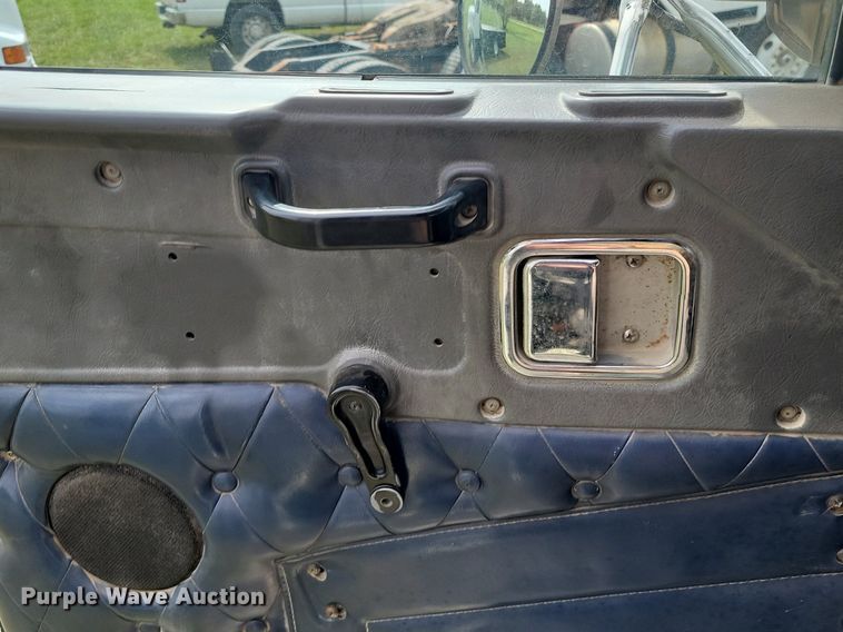 image for item JE9520 2000 Western star 4900 dump truck