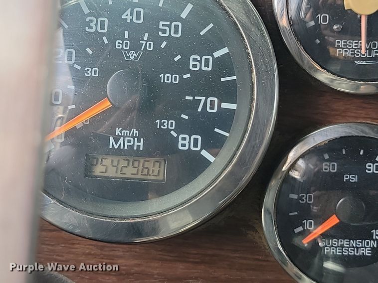 image for item JE9520 2000 Western star 4900 dump truck