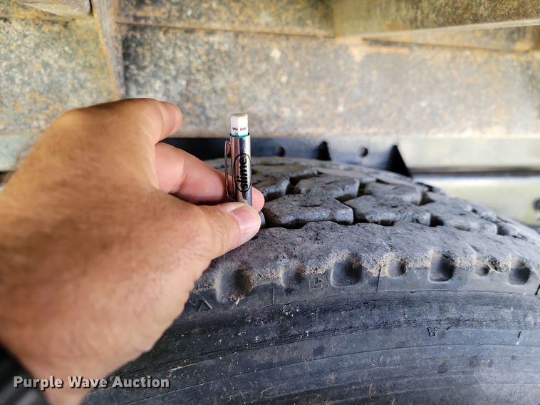 image for item JE9520 2000 Western star 4900 dump truck