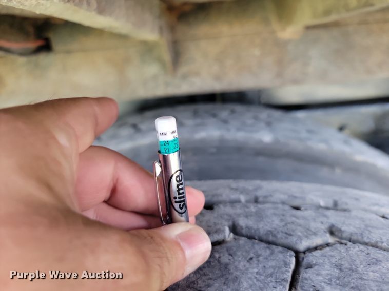 image for item JE9520 2000 Western star 4900 dump truck