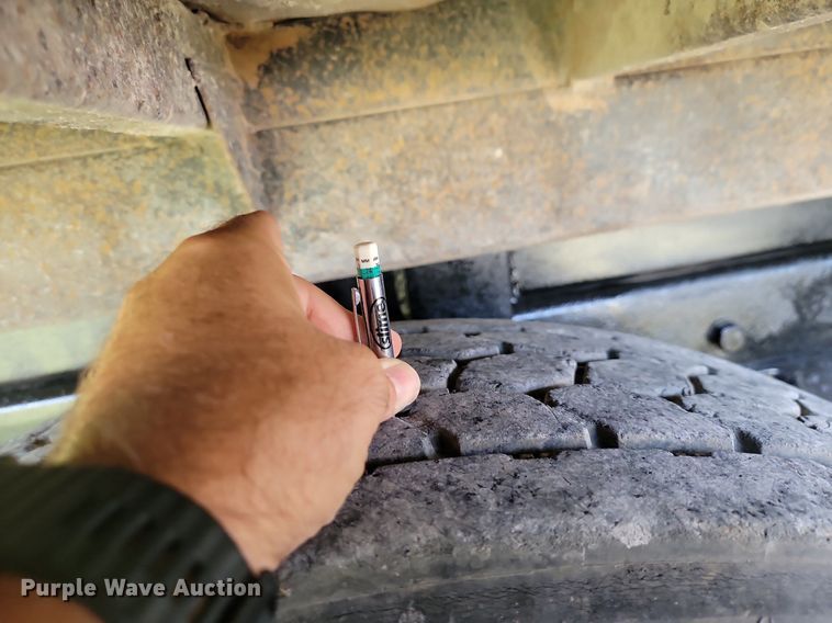 image for item JE9520 2000 Western star 4900 dump truck